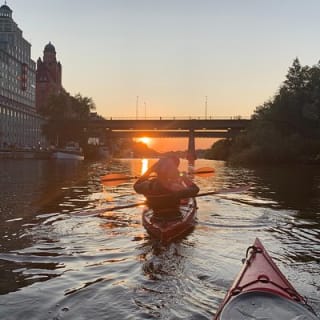 Tour in kayak al tramonto a Stoccolma Centrale e Swedish Fika 3