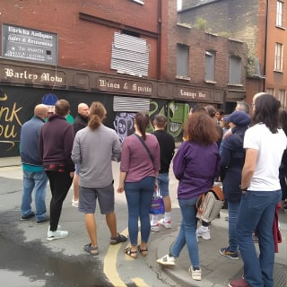 In Our Shoes - Giro turistico a piedi di Dublino 10