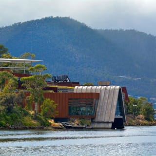 Hobart City Sightseeing Tour including MONA Admission 2
