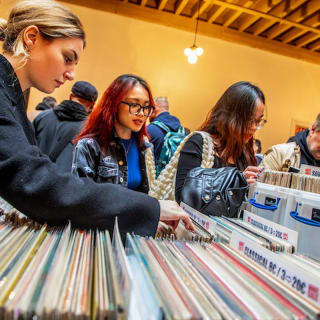 PARIS VINYL SALE 10 - 50 000 vinyles à - de 10€ 4