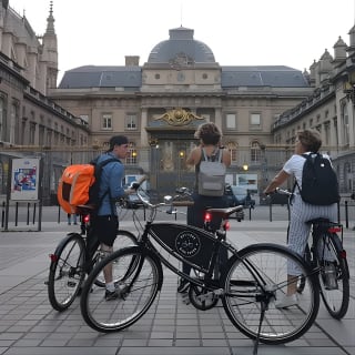 Visite à vélo des monuments de Paris en petit groupe 8