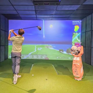 clubFACE: Indoor Golf Simulator Rooms 2