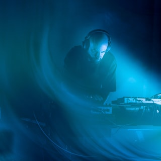 UNER & Underwater presentan THE ROOM 4