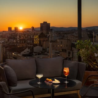 Experiencia Gastronómica Tablafina: Menú de tapas + Cóctel de autor en Eleven BCN 1