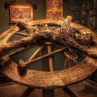 Medieval Torture Museum Ticket with Audio Guide and Ghost Hunting 3