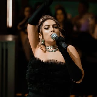 Say it loud: I'm a woman and I'm proud 5