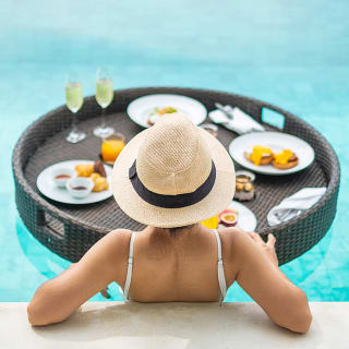 Romantic Wellness Day per coppie, massaggio al Chocolate Spa e vassoio fluttuante di Champagne e frutta 1