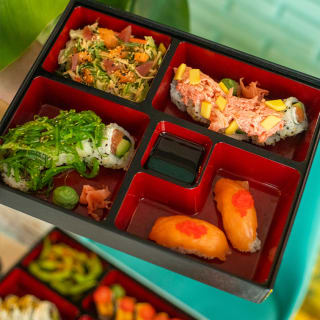 Menú BentoBox Especial de Navidad en Sákale 1