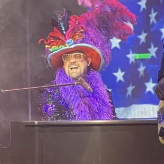 V Theater Las Vegas: Piano Man 6