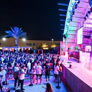 Las Vegas Latin Nightclub Crawl con Party Bus y Bebidas 3