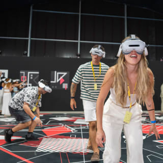 L’EXPÉRIENCE BLACK MIRROR™ – Rassemblez votre équipe. Plongez dans l’intrigue 4