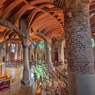Ruta cripta Güell enigmática y la torre Salvana 2