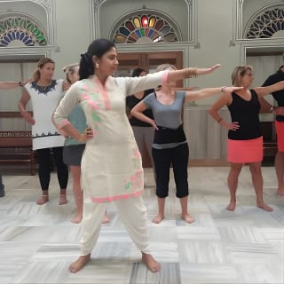 Bollywood Dance Class - Groove and shake on Hindi Movie hits ! 18