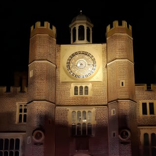 Hampton Court Palace Private Guided Tour Secrets of the Six Wives 2