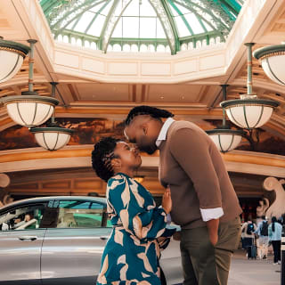 Private Vacation Photoshoot with Photographer in Las Vegas 6