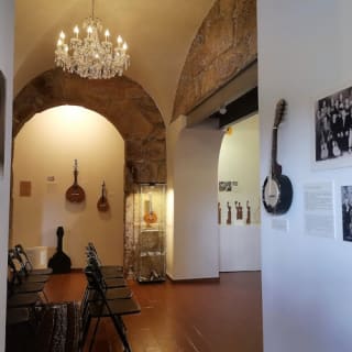 Porto: Fado Concert at Casa da Guitarra with Port Wine 13