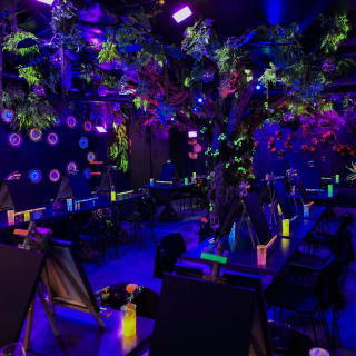 Glow in the Dark: The UV Painting Experience in Paris 4