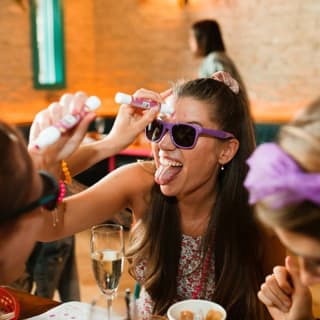 Brunch de bingo con divas del pop 3