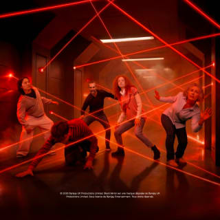 L’EXPÉRIENCE BLACK MIRROR™ – Rassemblez votre équipe. Plongez dans l’intrigue 7