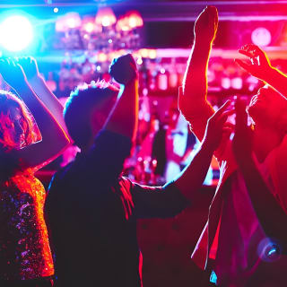 Las Vegas Latin Nightclub Crawl con Party Bus y Bebidas 5