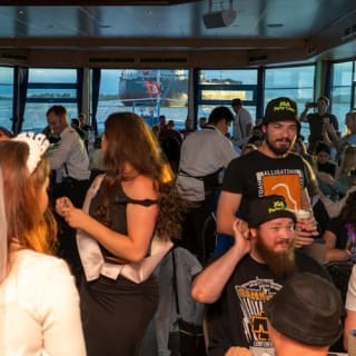 Hamburg: Elbe Saturday Night Boat Party 11