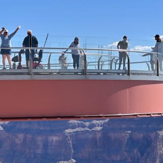 Grand Canyon West: Tour guiado en francés + Pase de Skywalk 1