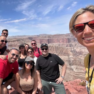 Grand Canyon West: Tour guiado en francés + Pase de Skywalk 2