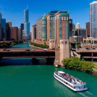 Chicago Lake and River Architecture Tour 4
