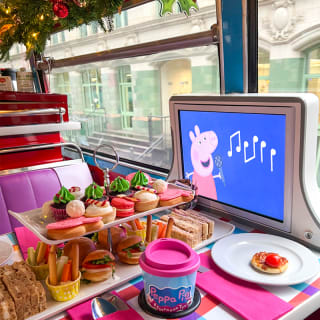 Peppa Pig Christmas Bus Tour 6