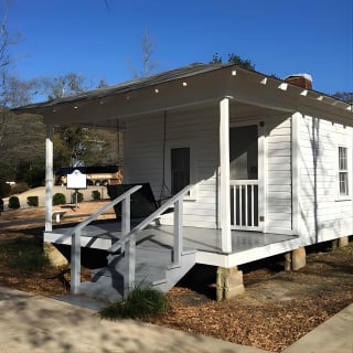 Elvis Presley's Childhood Home Sightseeing Daytrip from Memphis 6