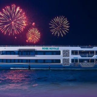 Abu Dhabi: Rose Royale Megayacht Dinner Cruise 1