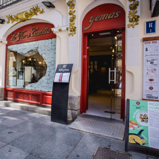Ávila al completo con Santa Teresa Gourmet: visita monumental, taller de yemas y cata de vinos locales 5