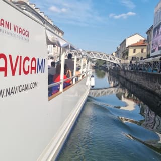 Milano: tour in barca dei Navigli e della Darsena 6