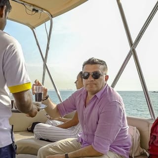 Dubai: 2-Hour Luxury Yacht Tour + Snacks & Drinks 12