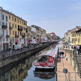 Milano: tour in barca dei Navigli e della Darsena 36