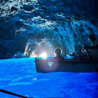 Tour dell'Isola di Capri in piccolo gruppo da Napoli con guida locale 2