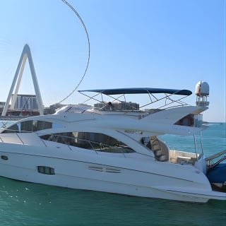 Yacht Trip Dubai : Book 56 ft Premium Yacht up to 21 people 24