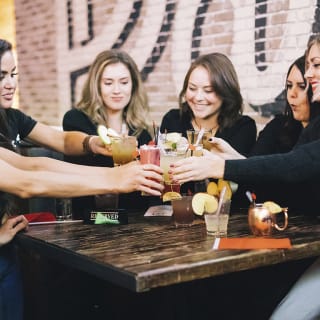 Never Ending Summer Bar Crawl in Wrigleyville: Drinks, Music & Food 2