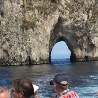 Tour dell'Isola di Capri in piccolo gruppo da Napoli con guida locale 3
