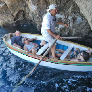 Tour dell'Isola di Capri in piccolo gruppo da Napoli con guida locale 4