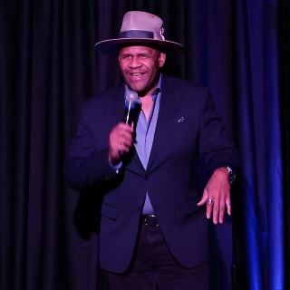 Delirious Comedy Club At Hennessy's Tavern Downtown Las Vegas 9