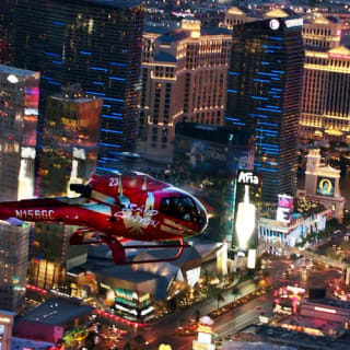 Helikopter-Nachtflug über den Las Vegas Strip 2