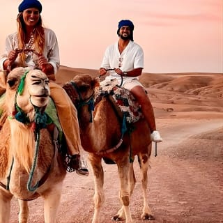 Coucher de soleil & Dîner dans le désert Agafay Marrakech avec les chameaux 3