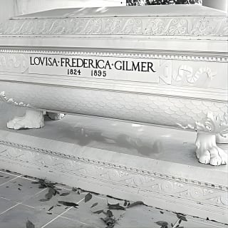 La visita al cementerio de Laurel Grove 2
