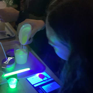 Love After Dark: Clase de fabricación de velas en pareja 3