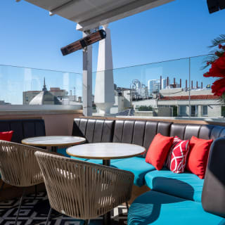 2 Gläser Cava Oder Wein + Käseplatte in der La Catorce Sky Bar 2