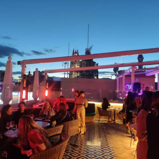 2 Gläser Cava Oder Wein + Käseplatte in der La Catorce Sky Bar 3