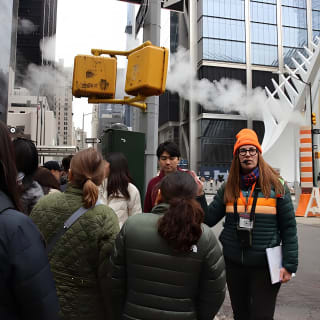 Manhattan Small Group Tour: Eine Attraktion, die die Themengebiete Wall Street und 911 Memorial abdeckt 12