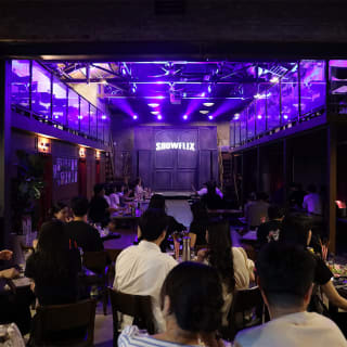 Showflix: Musical Bar, Where the Stage Becomes Everyday Life 1