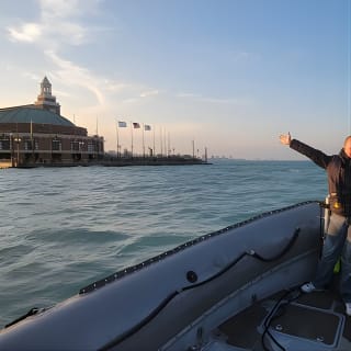 Tour in barca con guida del gruppo piccolo a Chicago 6